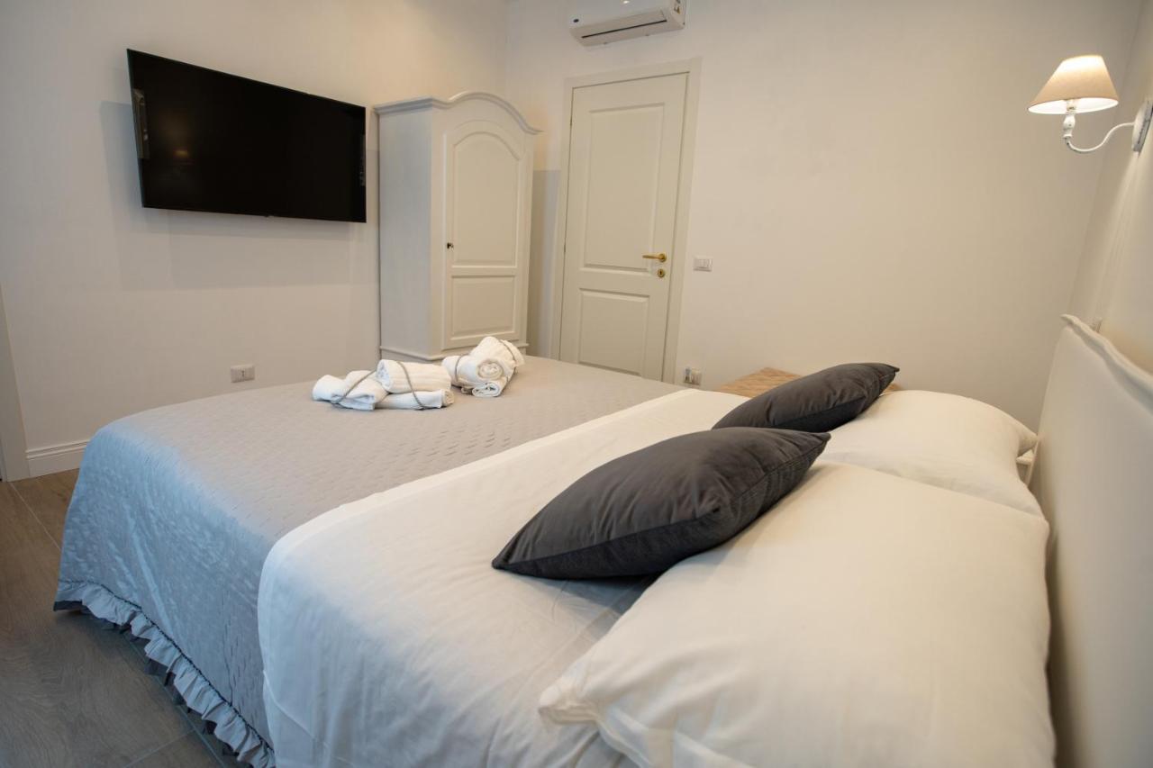 Suite Imperiale Colosseo Rome Bagian luar foto