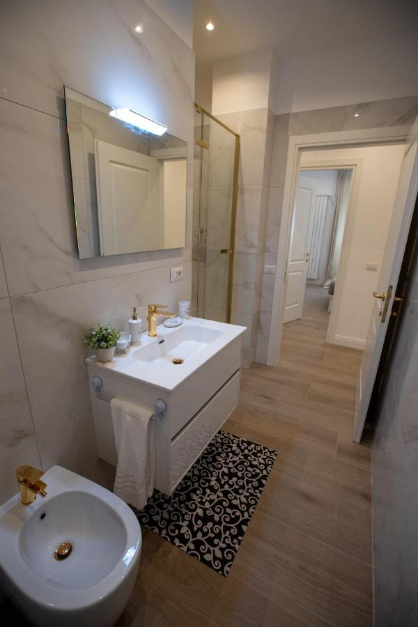 Suite Imperiale Colosseo Rome Bagian luar foto