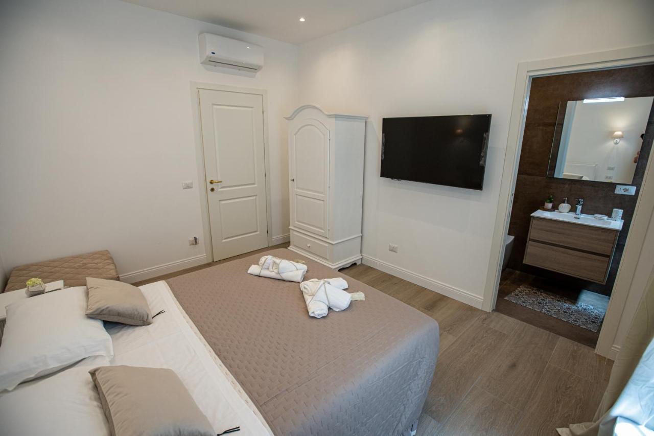 Suite Imperiale Colosseo Rome Bagian luar foto