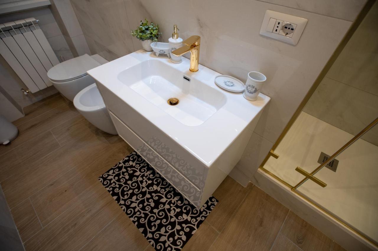 Suite Imperiale Colosseo Rome Bagian luar foto